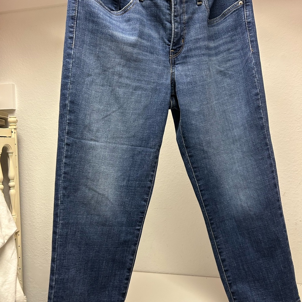 Levi's Women's Straight Leg Blue Jean Capris